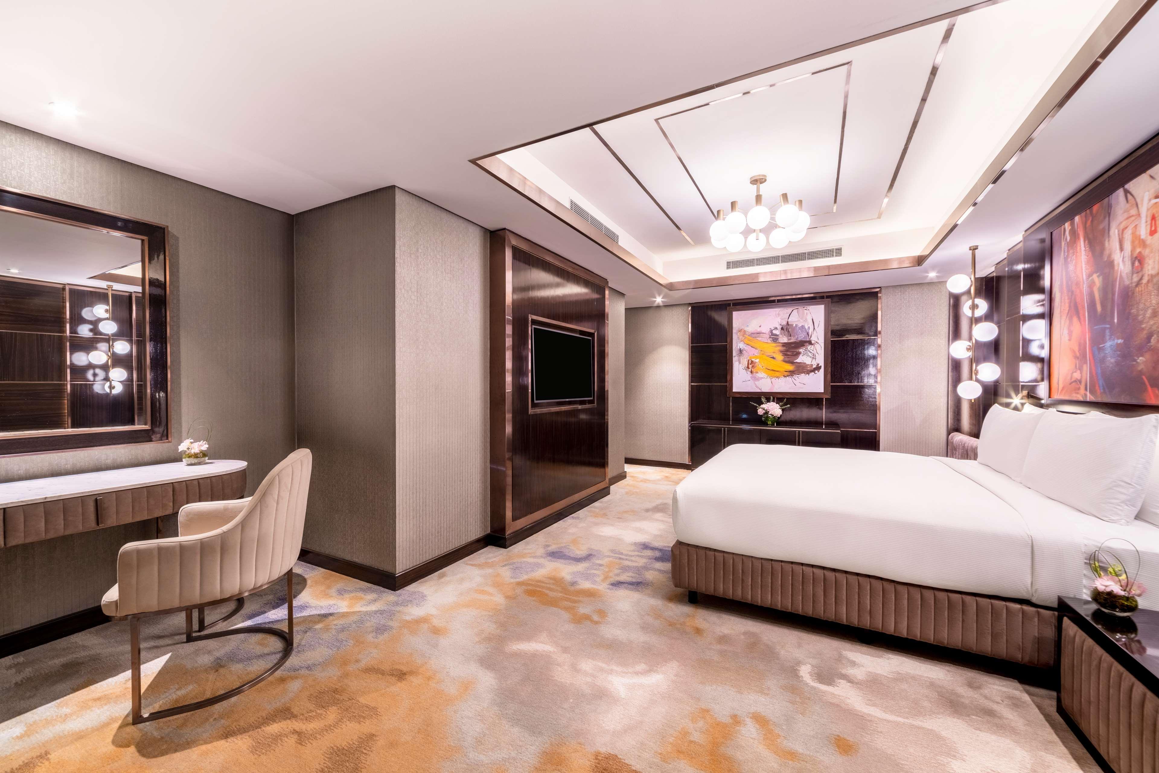 Hotel Hilton Doha The Pearl Zewnętrze zdjęcie A bedroom at the hotel